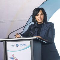 AMLO sugiere a Anabel Hernández que su “informante” dé pistas sobre el paradero de los normalistas