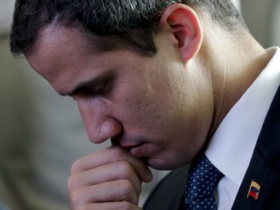 El gobierno de Nicolás Maduro inhabilita por 15 años a Guaidó
