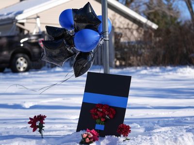 Matan a dos agentes de policía y un socorrista en Minnesota; el sospechoso es abatido