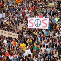 Tribunal español suspende sesión de declaración de independencia de Cataluña