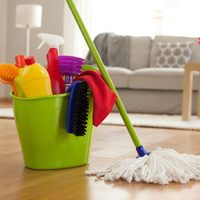 Con solo 4 ingredientes, el tip para dejar los pisos de tu casa relucientes como un espejo
