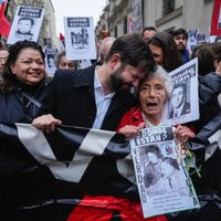 Con algunos incidentes de violencia, chilenos marchan para recordar a las víctimas de la dictadura