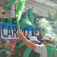 Paro y protesta frente a la Legislatura contra la reforma laboral