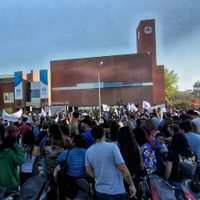 "Operativo Clamor": cientos de militantes del MPN se reunieron a las afueras del Concejo Deliberante