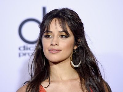 ¿Por qué en el baño? El desopilante video de Camila Cabello que nadie esperó ver