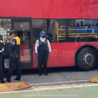 Muere mujer a bordo del Metrobús en Paseo de la Reforma