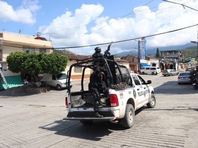 Tras balaceras, asesinatos y cierre de escuelas, gobierno de Guerrero dará seguridad a Chichihualco