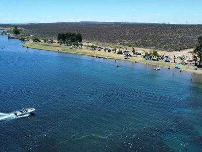 Dos campings en el lago Mari Menuco ideales para escapar del calor en Neuquén: precios y actividades