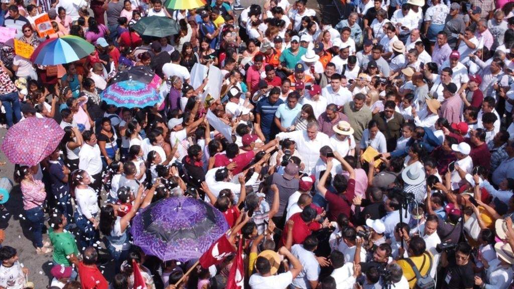 Adán Augusto López encuentra respaldo en su natal Tabasco