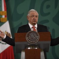 AMLO acusa “ineficiencia” de la OMS por tardanza en aprobación de vacunas