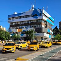 Tras el reclamo de taxistas, el municipio se reunió con la policía para impedir el ingreso de Uber