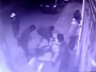 Golpean e insultan a médico que atendió a joven que murió en cirugía en Edomex