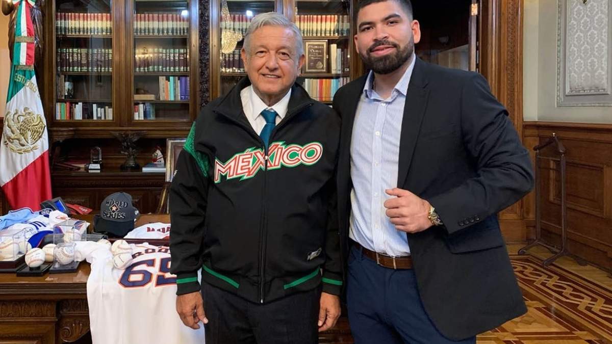 El presidente López Obrador con José Urquidy