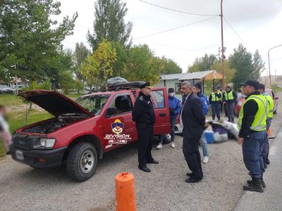 Encuentran un feto humano en un frasco que llevaba una familia a bordo de una camioneta