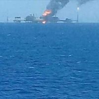 Greenpeace exige a AMLO cambiar de modelo energético tras incendio en plataforma de Pemex