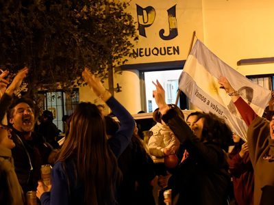 Caluroso y tenso cruce entre militantes del Frente de Todos y Cambia Neuquén