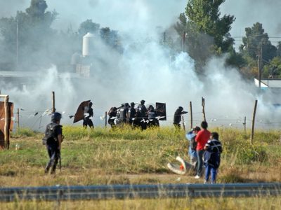 El Gobierno bonaerense pidió desalojar Guernica "con el menor daño colateral posible"