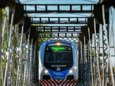 Después de tres años, el Tren del Valle vuelve a unir Cipolletti y Neuquén