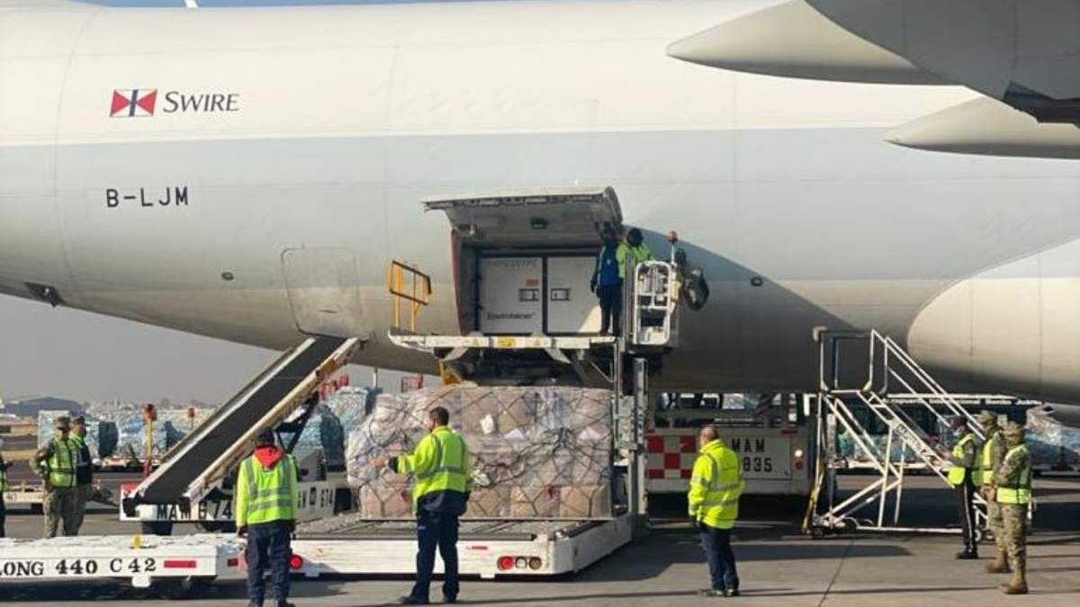 El avión procedente de Hong Kong con las vacunas de Sinovac