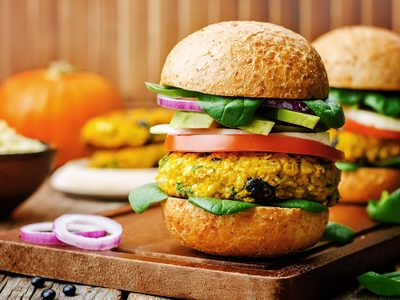 Receta práctica para elaborar unas nutritivas y livianas hamburguesas vegetarianas