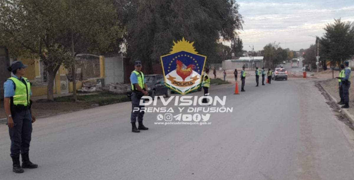 Se realizaron operativos de control en Neuquén y Centenario. Fuente: (Policía Neuquén)