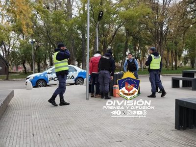 Operativo antidrogas en una plaza de Plottier: dos detenidos
