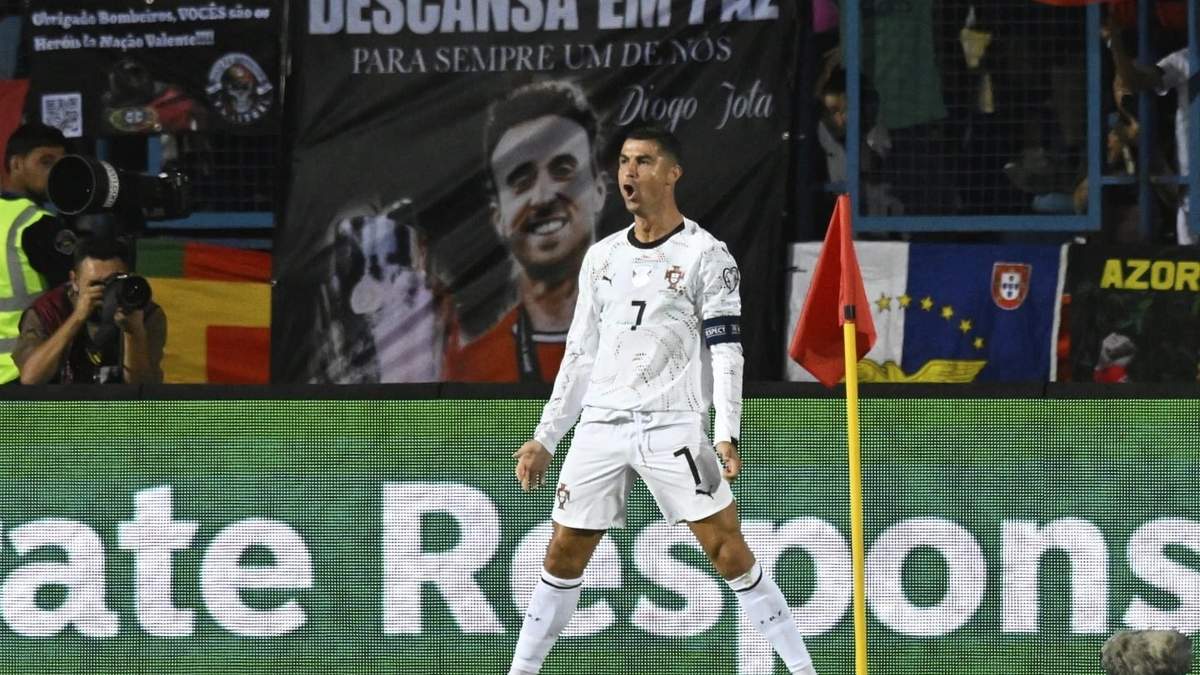 Cristiano Ronaldo marca doblete en el 5-0 de Portugal vs. Armenia y llega a 942 goles