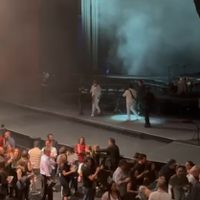 Alerta sísmica interrumpe el concierto de Miguel Bosé en el Auditorio Nacional (Video)