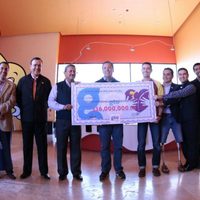 Márquez entrega 16 mdp al Teletón a nombre 'de todos los guanajuatenses”