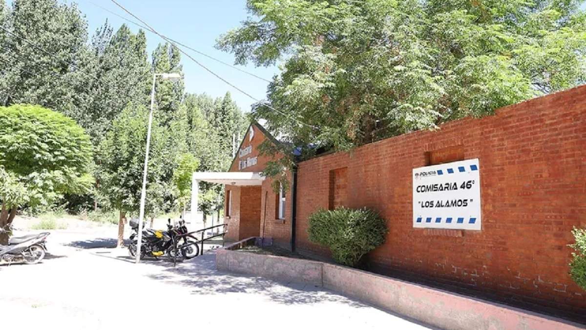 Comisaría 46 del barrio Los Álamos de Plottier. Fuente: (X)