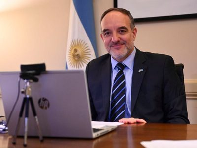 Martín Doñate presentó la ley jubilatoria nacional