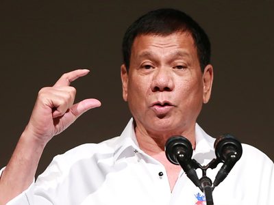 El expresidente filipino Duterte enfrentará juicio por cargos de crímenes de lesa humanidad