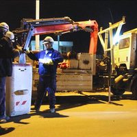 El gobierno provincial y el municipio de Centenario recambian luminarias en un sector de la ruta 7