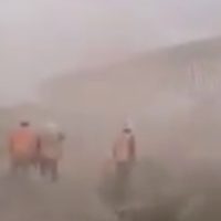 La tormenta 'Hanna” derriba parte del muro fronterizo entre Texas y Tamaulipas (Video)