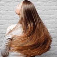 Adiós a la keratina y al formol: los trucos caseros para alisar el pelo de forma natural