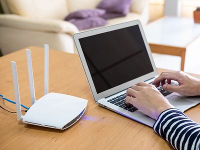 Lo que callan los técnicos: el truco secreto e infalible para mejorar al máximo la señal y velocidad del wifi