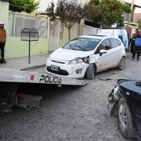 Persecución y atropello en Neuquén Capital: un policía resultó herido