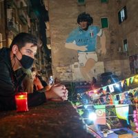 Nápoles sin consuelo: el luto de una ciudad que amará por siempre al Diego