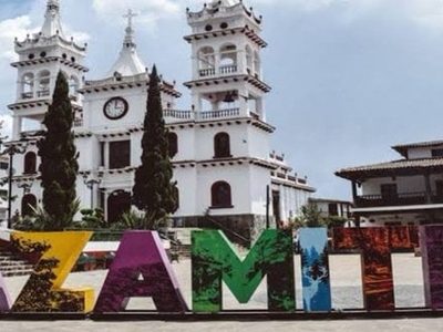 Tres personas fueron ejecutadas en Mazamitla; dejan dos camionetas baleadas