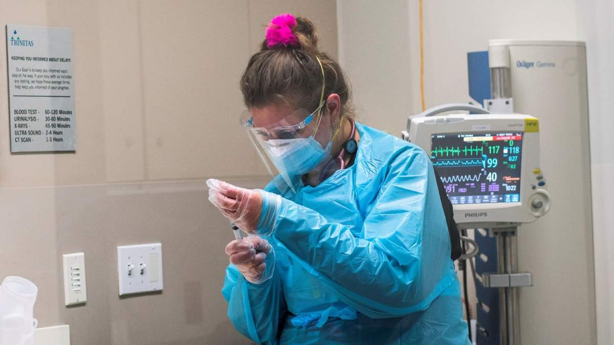 Los hospitales tienen más internados en las terapias intensivas. Fuente: (Twitter)