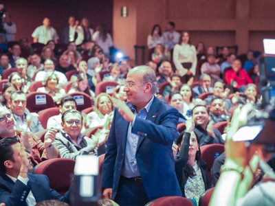 Felipe Calderón reaparece tras el relanzamiento del PAN
