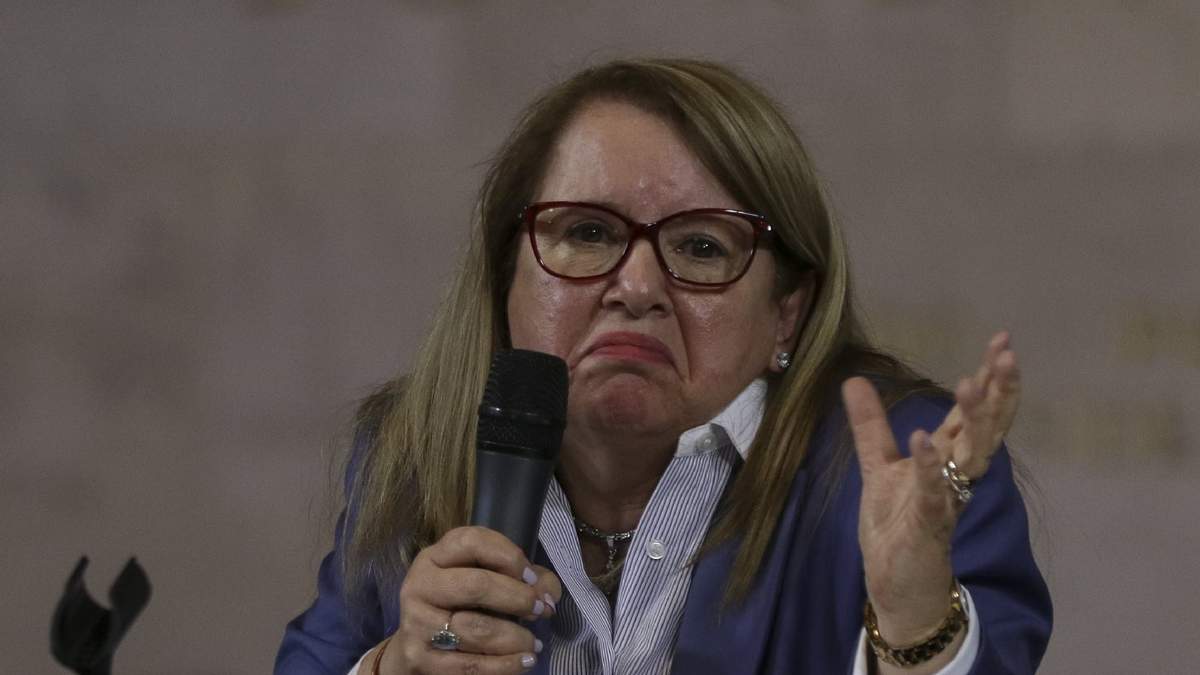 La ministra Loretta Ortiz Ahlf