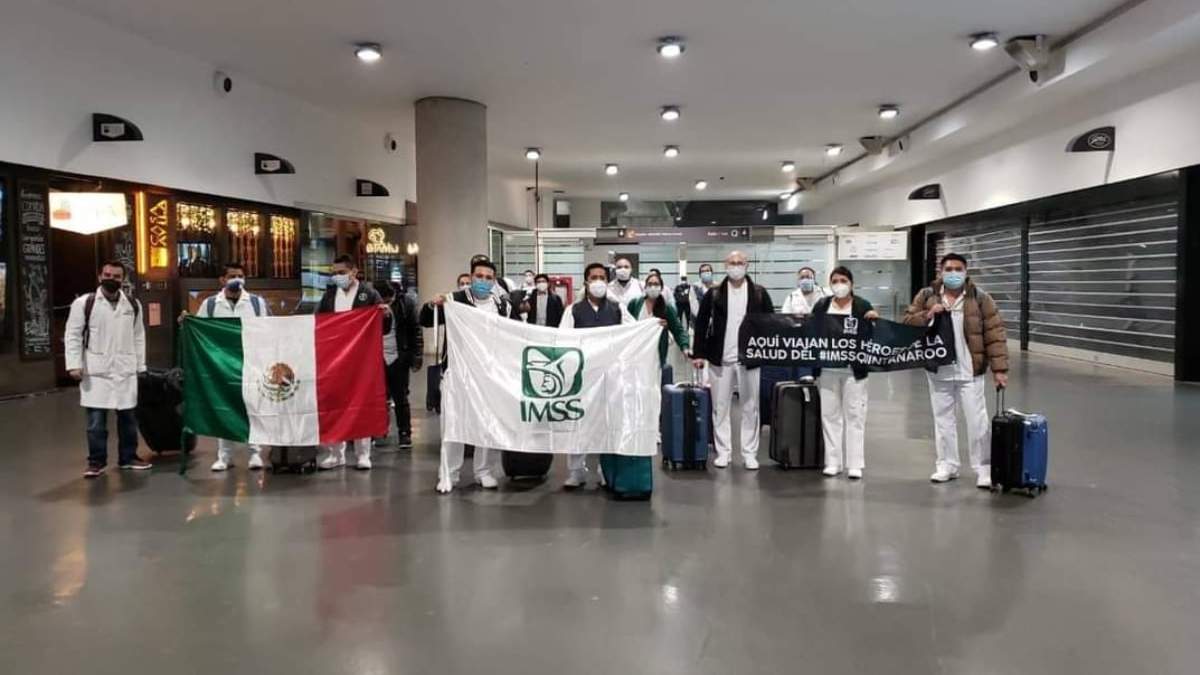 Médicos de varias entidades del país comenzaron a arribar a la CDMX para auxiliar en la emergencia sanitaria