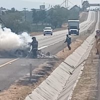 Quema de vehículos bloquea cuatro puntos carreteros de Guanajuato