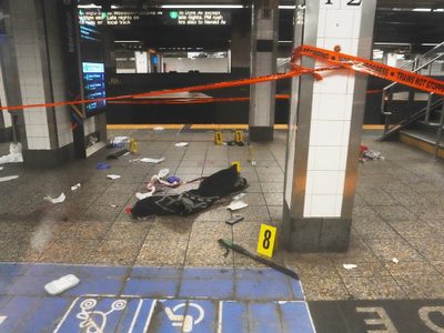 Ataque con machete en estación Grand Central, Nueva York, deja tres heridos; policía mata al agresor