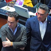 PRI y MC reconocen al PT por no apoyar el dictamen de "Plan B"
