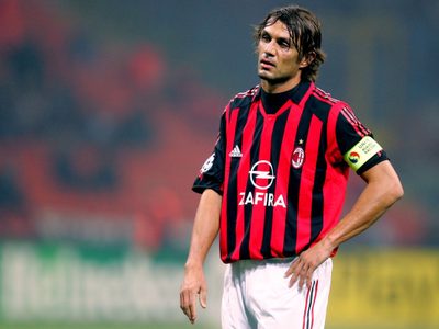 Una leyenda del Milan y su hijo dieron positivo por coronavirus