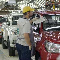 Hoy solo se reactiva construcción, industria automotriz y minería: AMLO