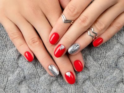 Nail art: 5 diseños con esmalte rojo para que tus uñas cortas luzcan elegantes