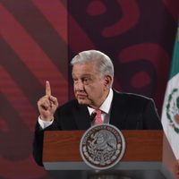 AMLO asegura que sus hijos son honestos y “han aguantado todo”